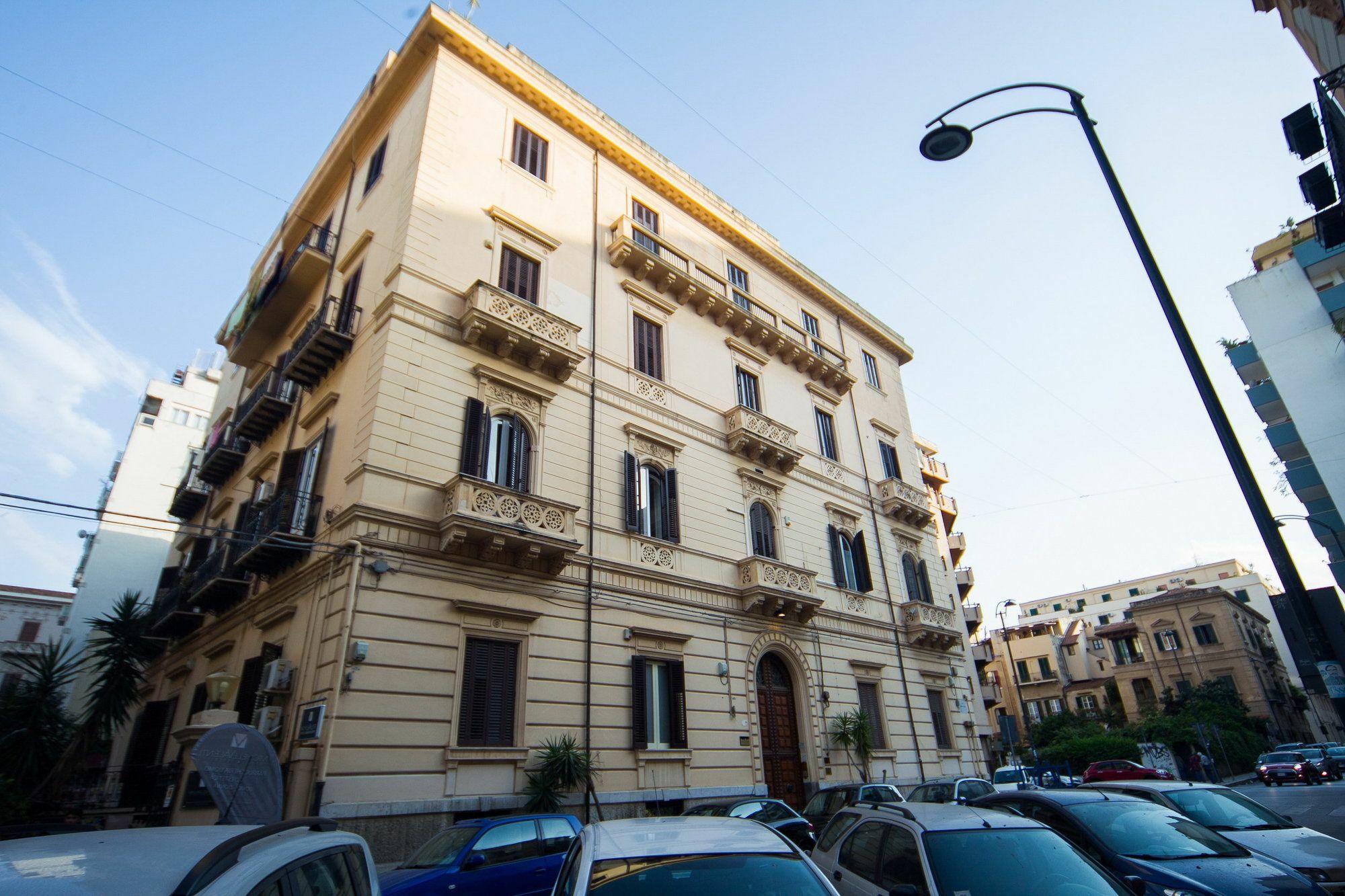 Palermo Gallery Exteriör bild