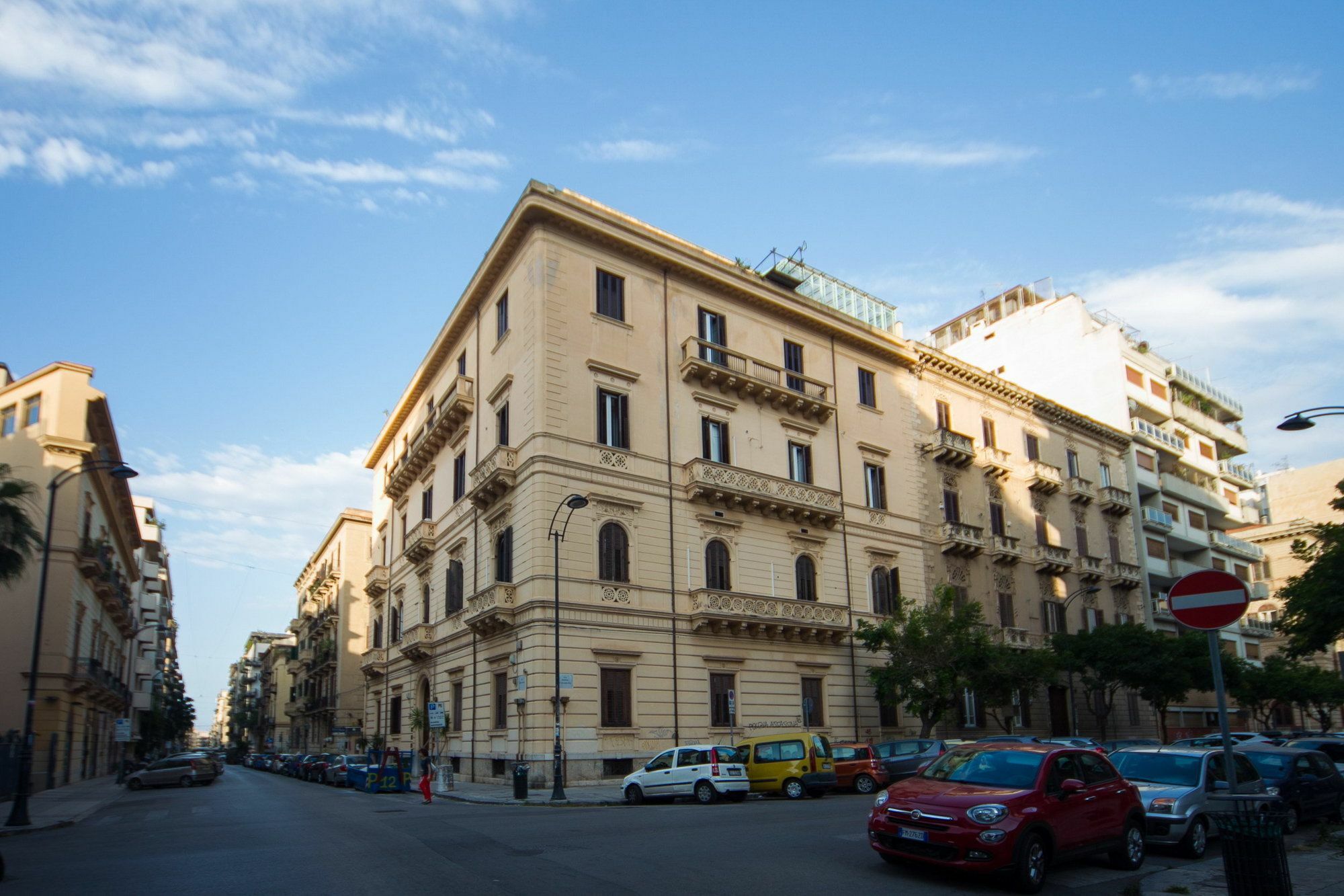 Palermo Gallery Exteriör bild