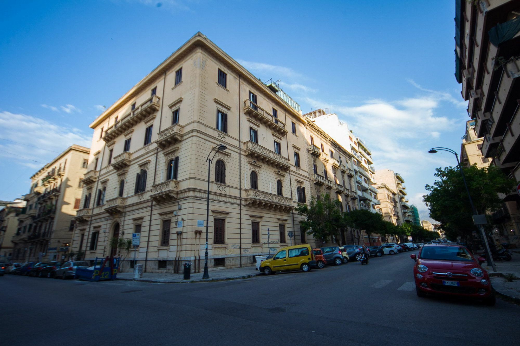 Palermo Gallery Exteriör bild
